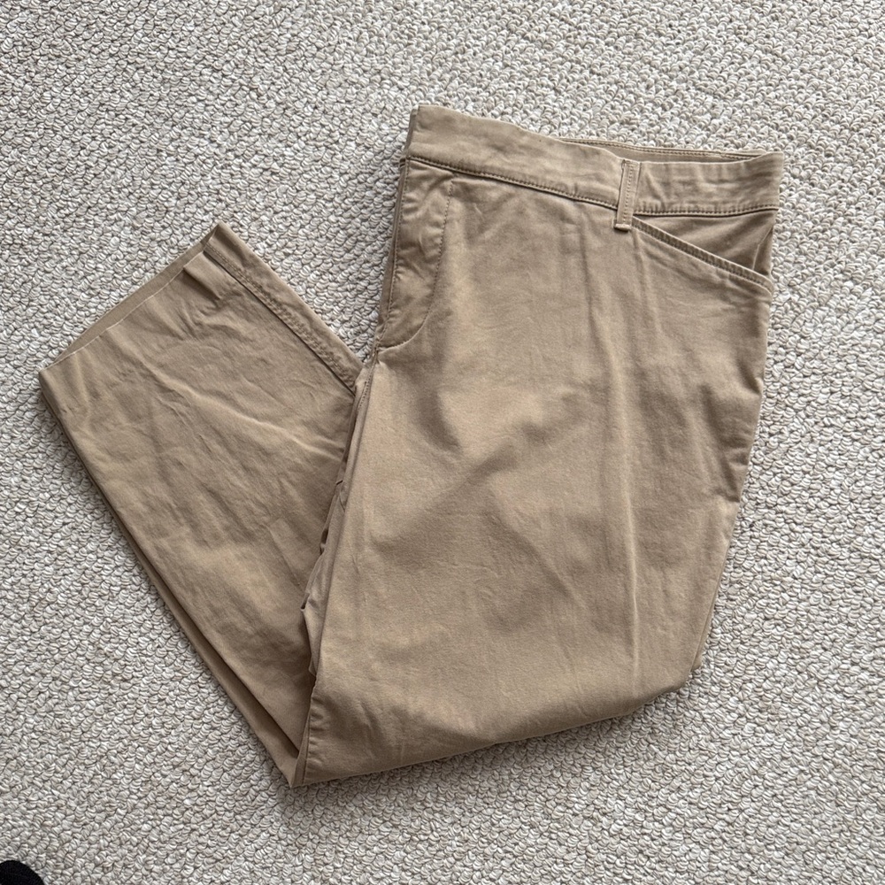 Old Navy Women’s Khaki Pixie Ankle Pants